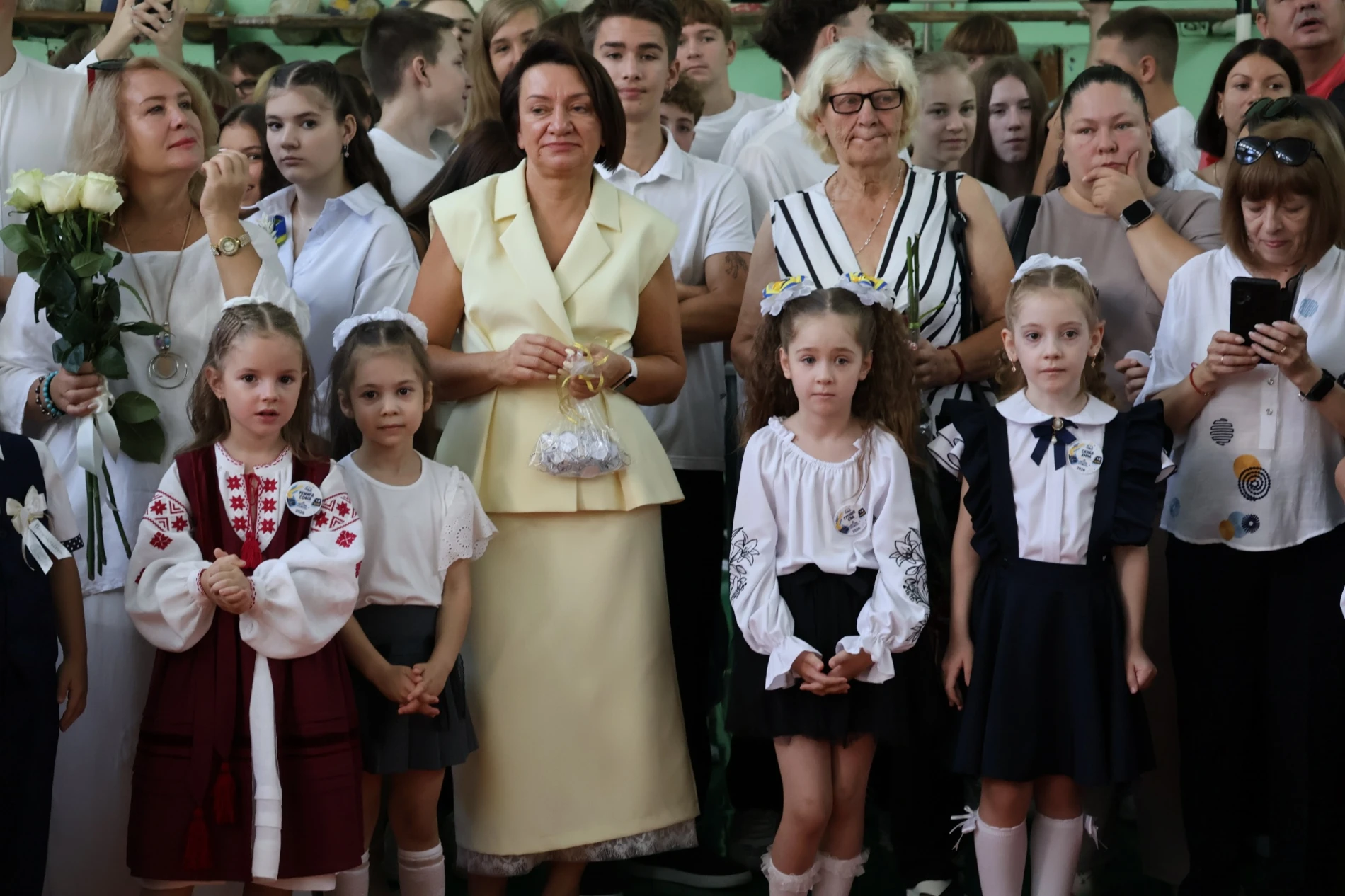 Ювілеї та 276 першокласників: як у ліцеях Південноукраїнська пройшов Перший дзвоник. Фотопідбірка