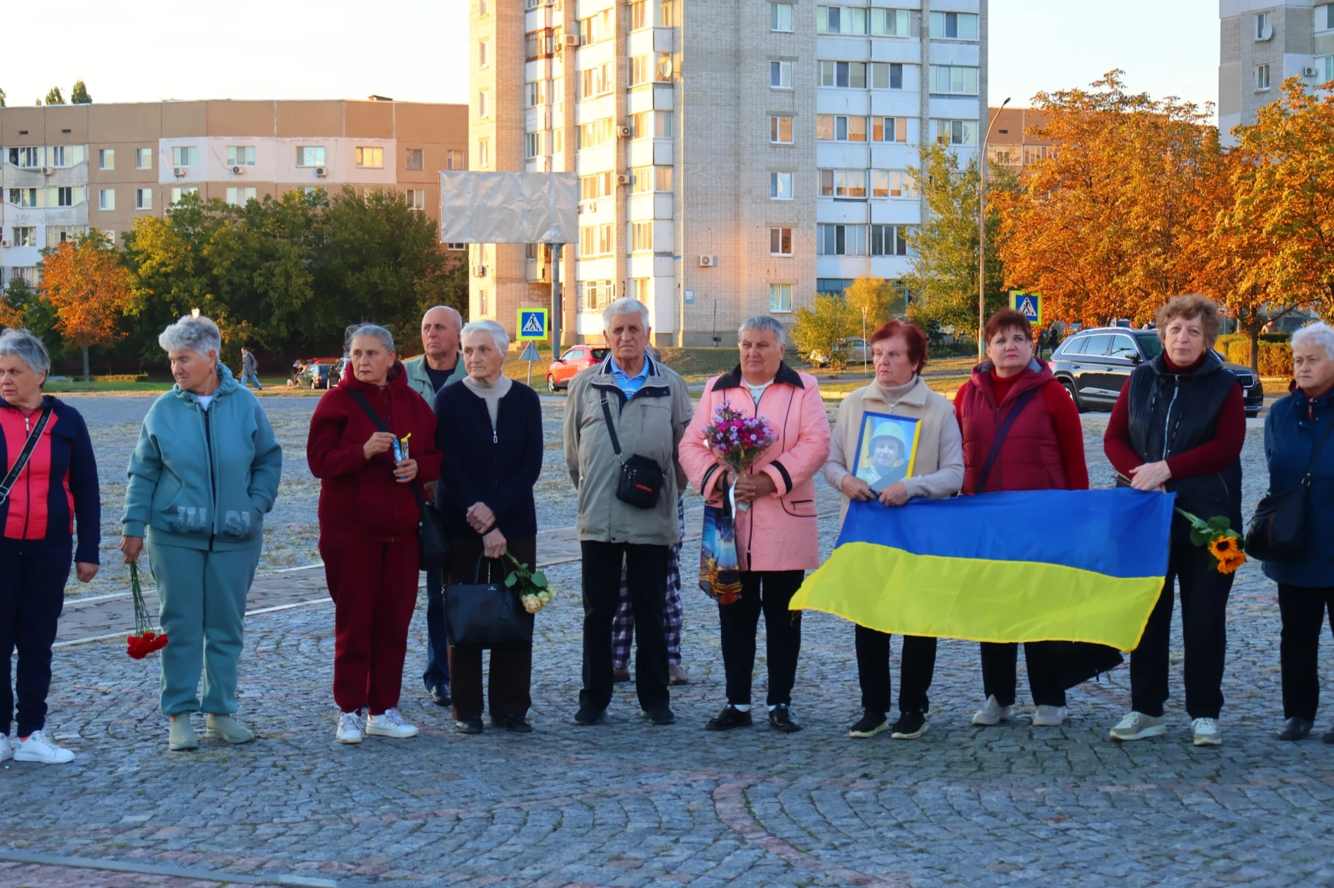 День захисників і захисниць біля «Символу Надії»: портрети, жетони та родини, які чекають