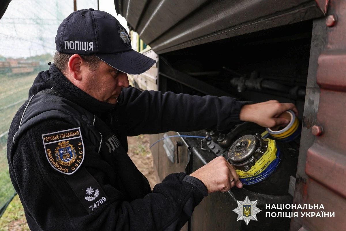 Машиніст і помічник «Укрзалізниці» зливали дизель з тепловоза: пальне продавали на Вознесенщині