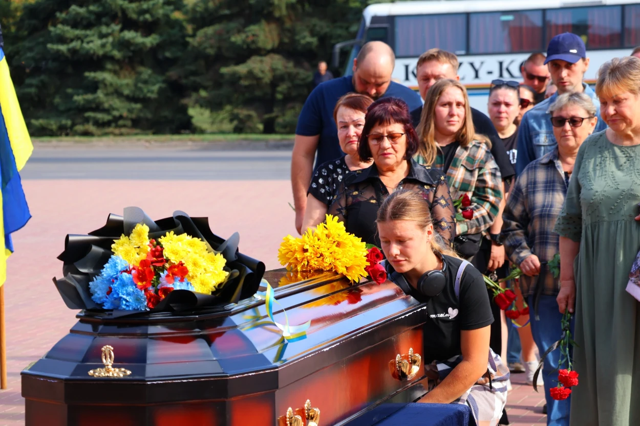 У Південноукраїнську попрощалися із Віктором Шевченком, який понад три роки захищав Україну