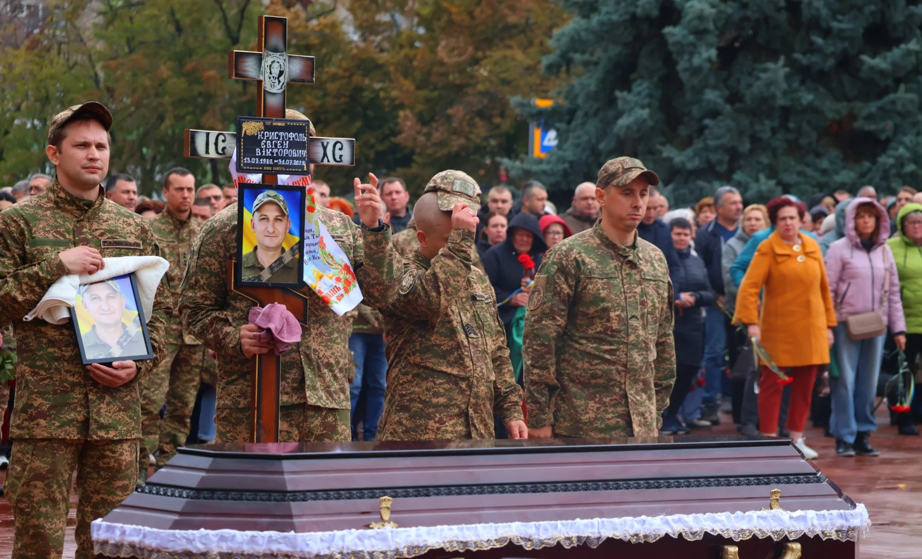 У Південноукраїнську попрощалися зі старшим солдатом Євгеном Кристофолем