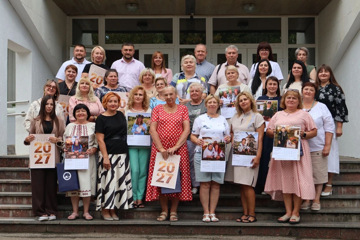 У Південноукраїнську створили унікальний календар із фотографіями матерів і дружин військових