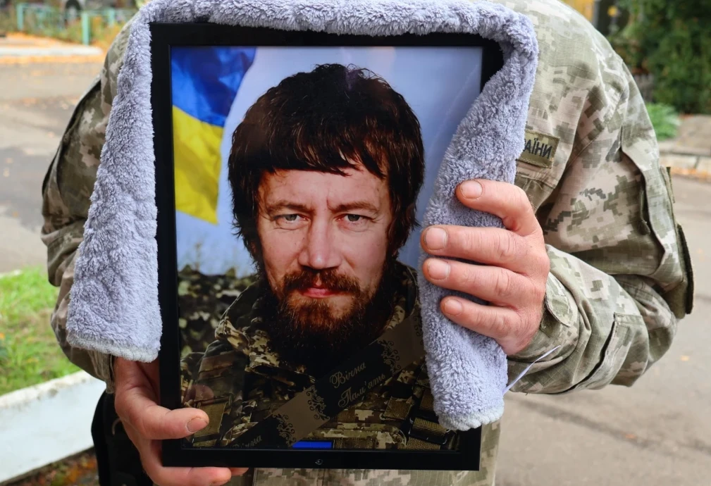 У Південноукраїнську попрощалися із 43-річним захисником Олегом Крівцовим
