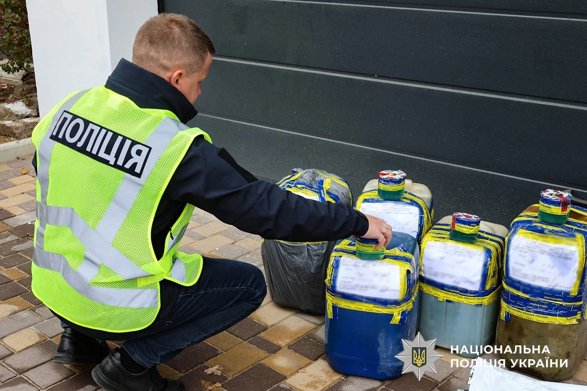 Машиніст і помічник «Укрзалізниці» зливали дизель з тепловоза: пальне продавали на Вознесенщині