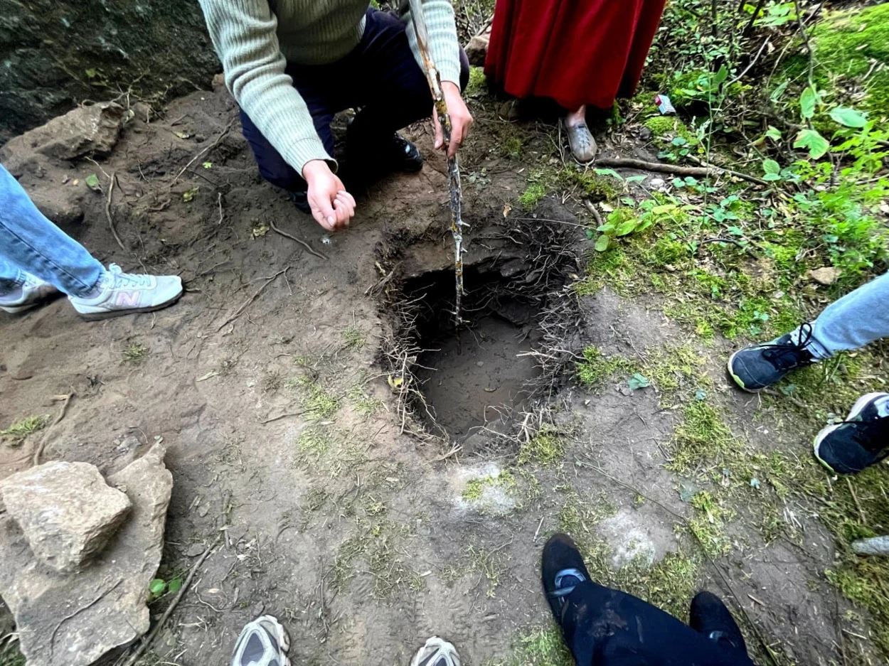 На острові Великий біля Південноукраїнська шукають сліди неандертальців