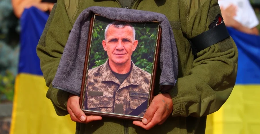 У Південноукраїнську попрощалися із Віктором Шевченком, який понад три роки захищав Україну