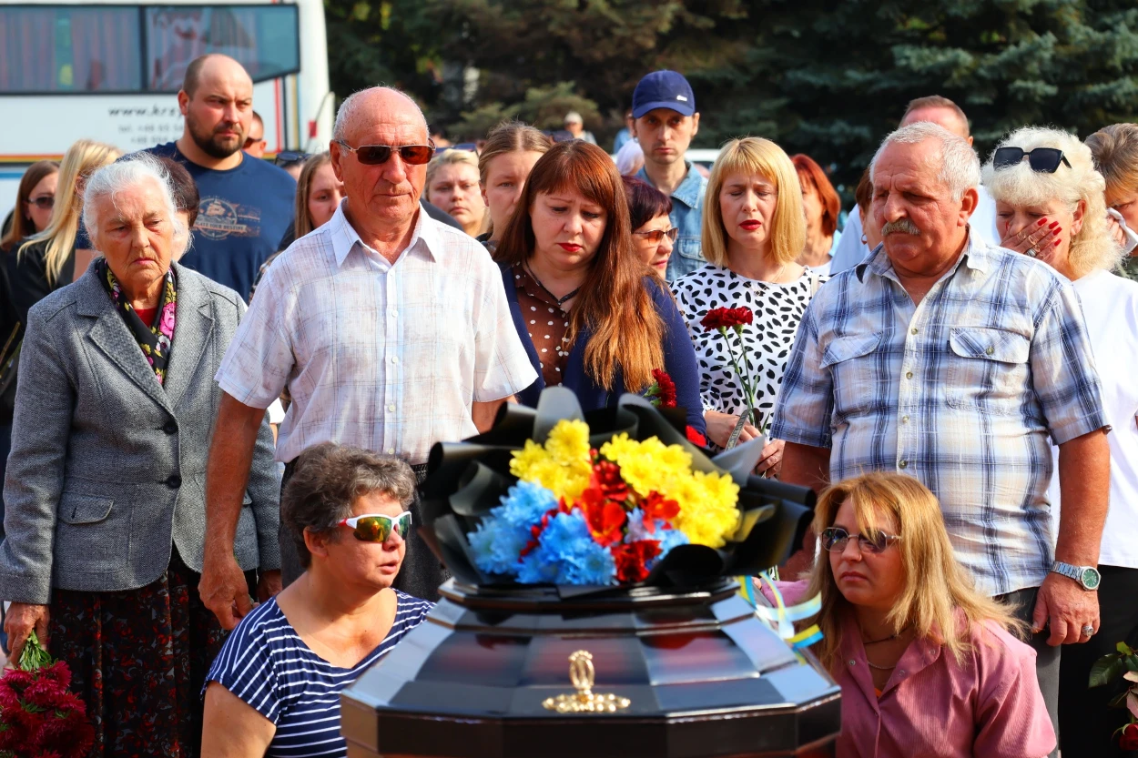У Південноукраїнську попрощалися із Віктором Шевченком, який понад три роки захищав Україну