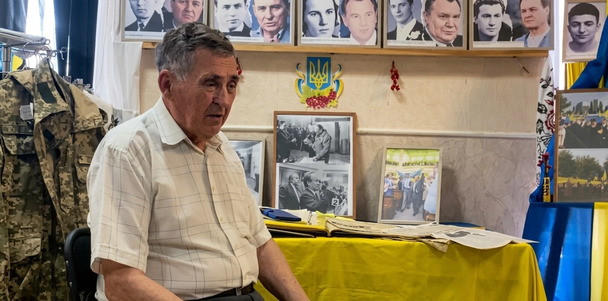 Прапор, з якого почалася новітня історія Південноукраїнська: музей показав стяг 1991 року