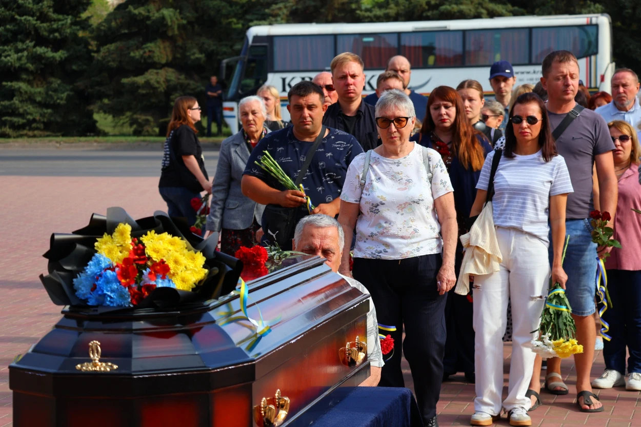У Південноукраїнську попрощалися із Віктором Шевченком, який понад три роки захищав Україну