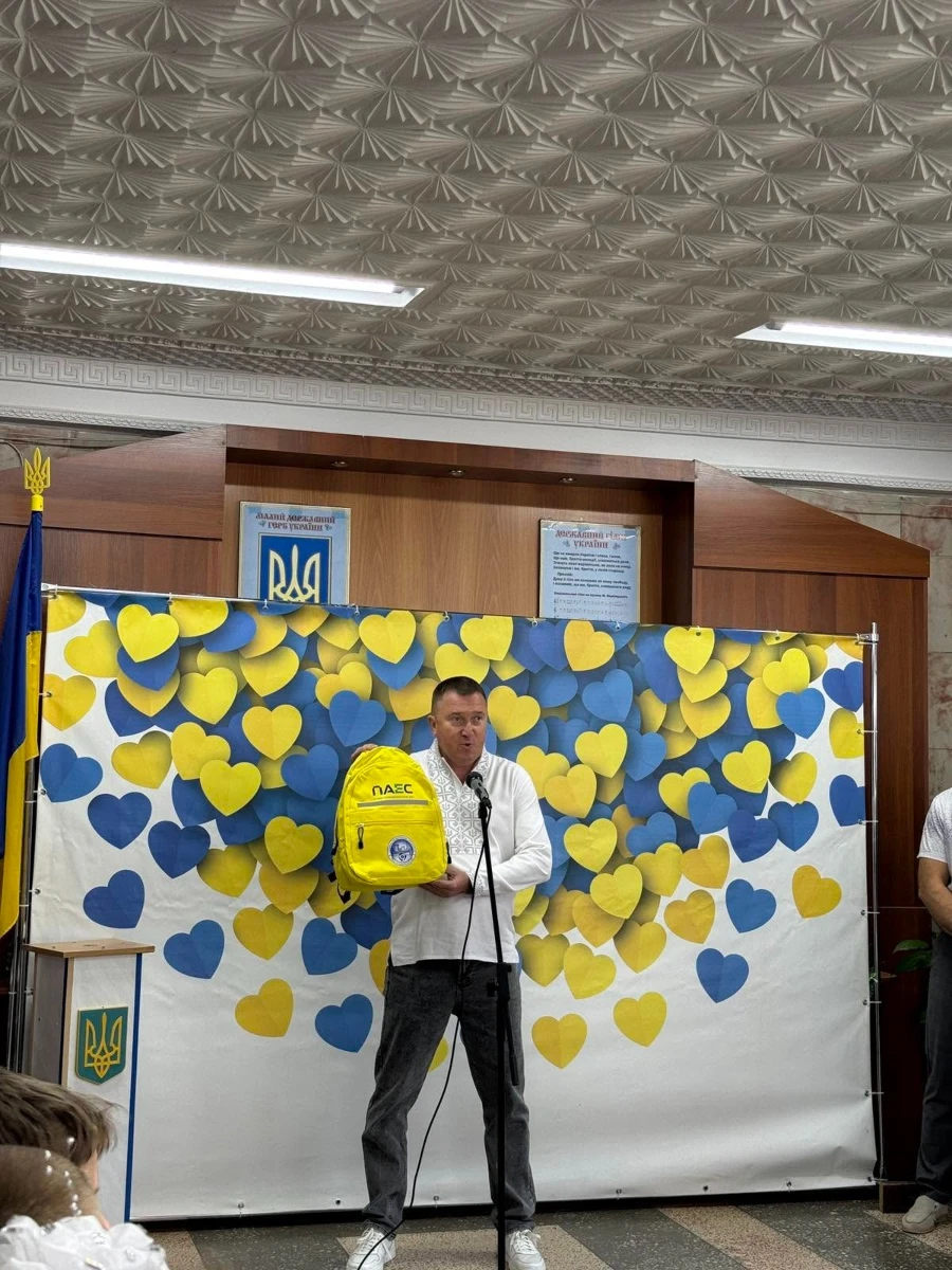 Ювілеї та 276 першокласників: як у ліцеях Південноукраїнська пройшов Перший дзвоник. Фотопідбірка