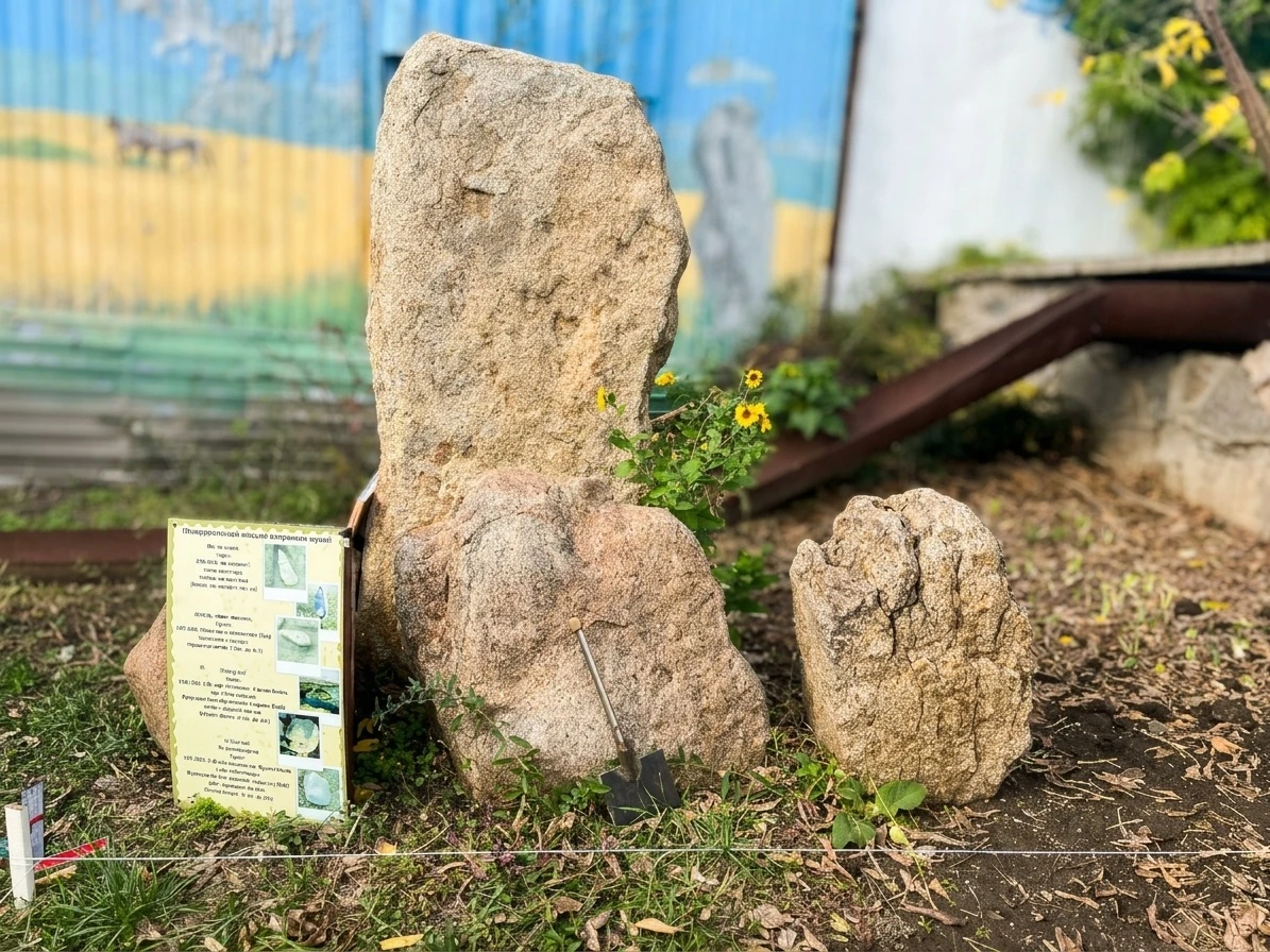Кромлех врятовано: у Південноукраїнську перемістили поховальну споруду віком 5000 років