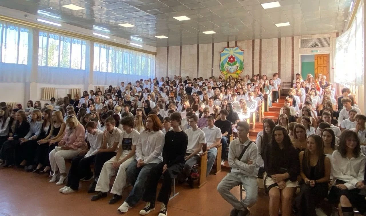 Ювілеї та 276 першокласників: як у ліцеях Південноукраїнська пройшов Перший дзвоник. Фотопідбірка