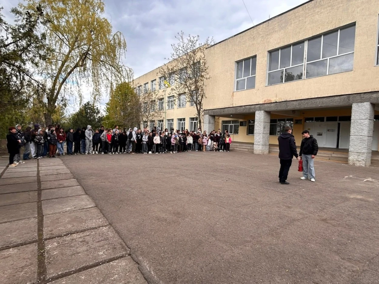 Тут пам’ятають випускників і чекають на нових учнів: чим живе Костянтинівська гімназія