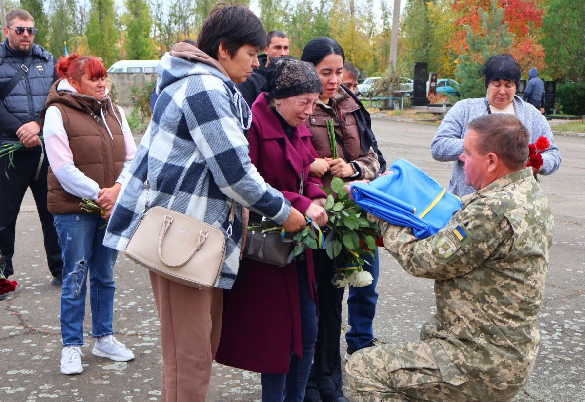 У Південноукраїнську попрощалися із 43-річним захисником Олегом Крівцовим