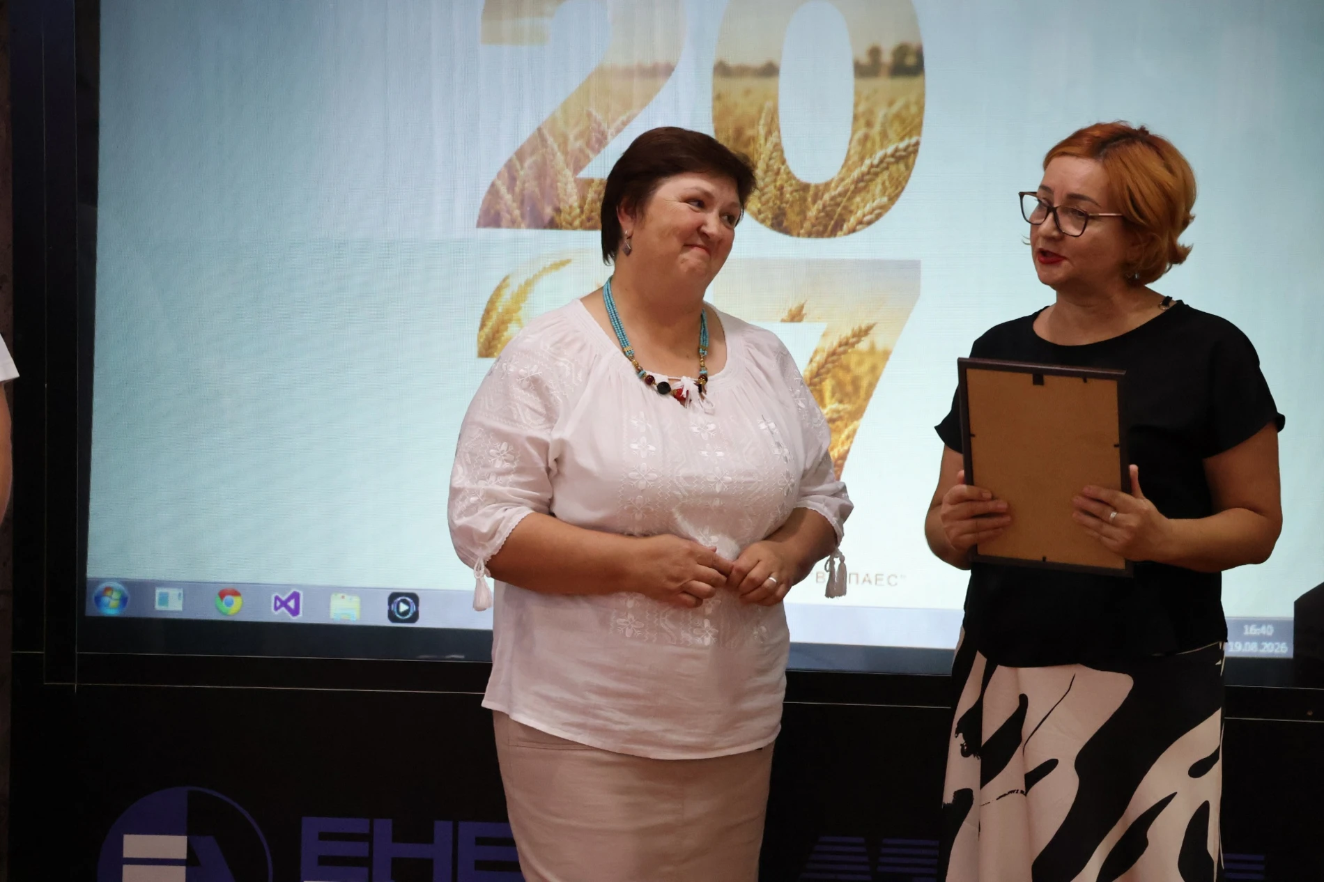 У Південноукраїнську створили унікальний календар із фотографіями матерів і дружин військових