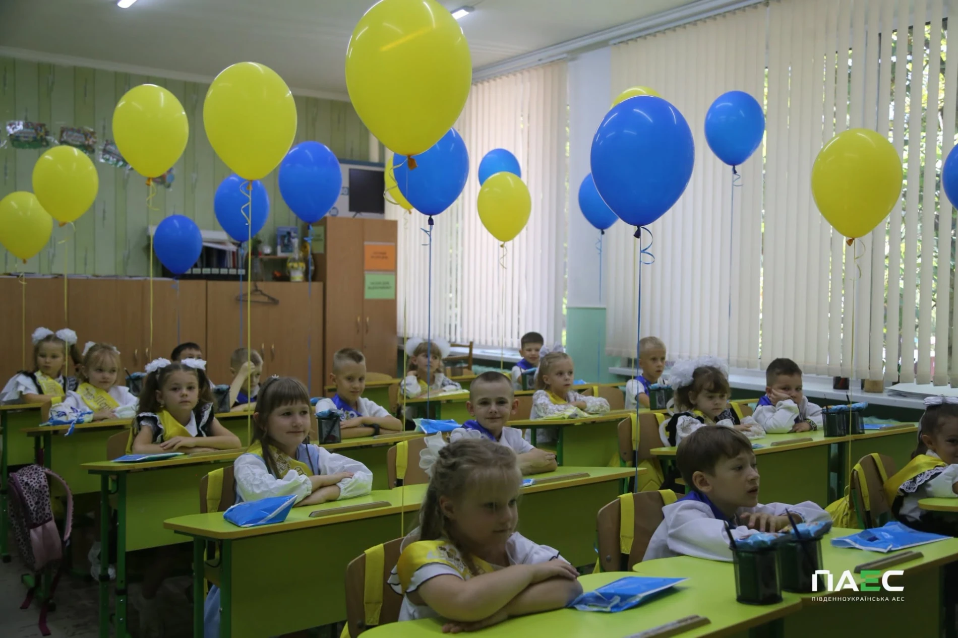 Ювілеї та 276 першокласників: як у ліцеях Південноукраїнська пройшов Перший дзвоник. Фотопідбірка