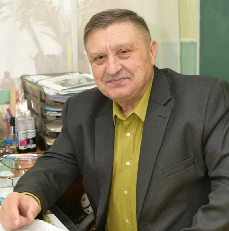 Першій школі Південноукраїнська – 50 років: школа, до якої повертаються