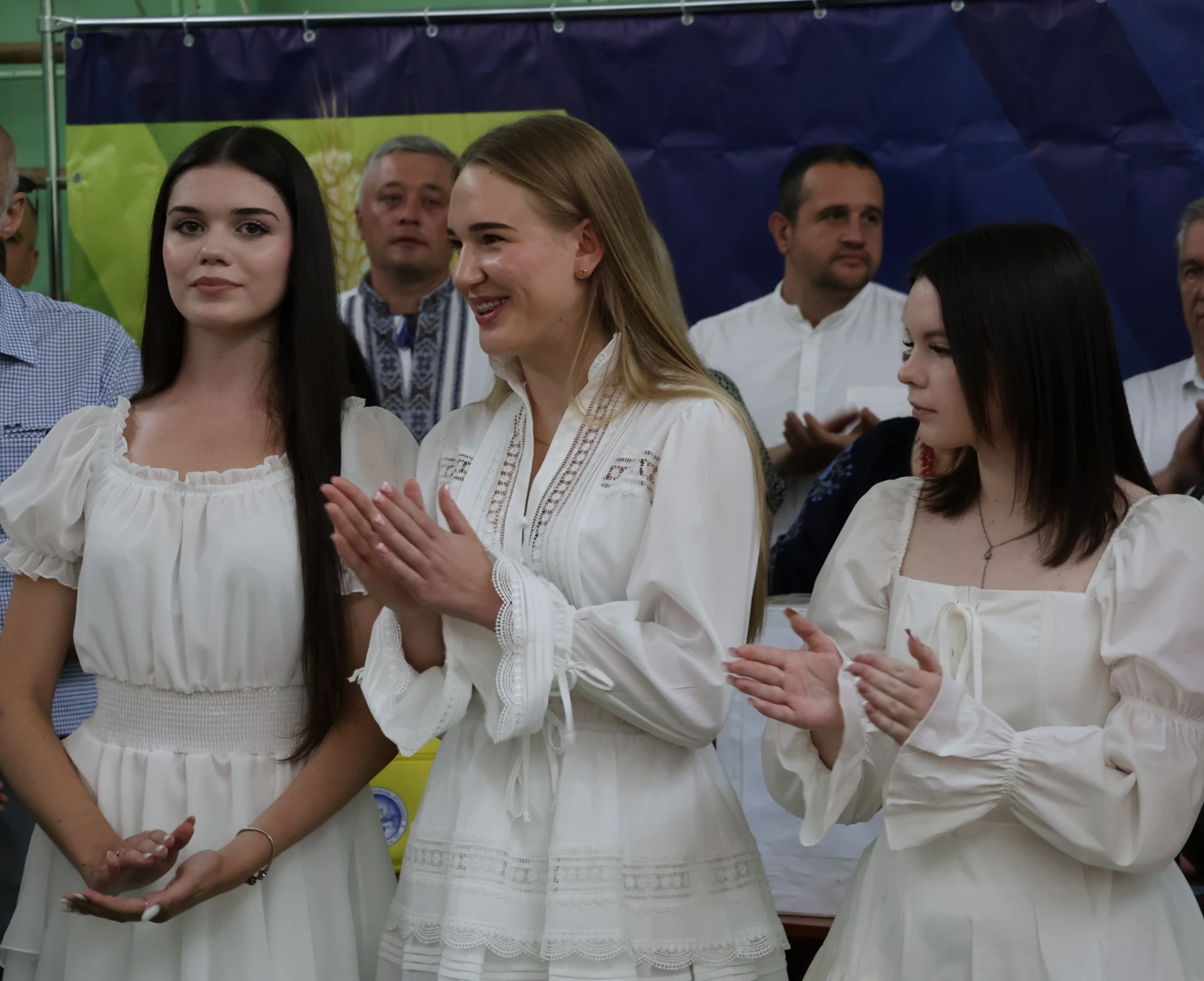 Ювілеї та 276 першокласників: як у ліцеях Південноукраїнська пройшов Перший дзвоник. Фотопідбірка