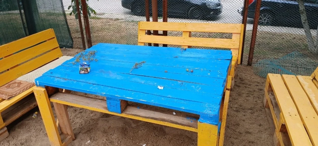 У Південноукраїнську волейбольний майданчик все частіше обирають для посиденьок