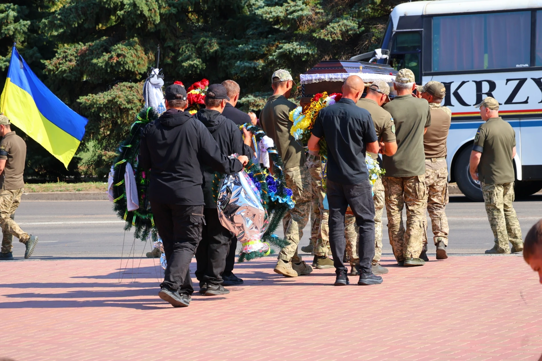 У Південноукраїнську попрощалися з Володимиром Булавіним, який понад рік вважався зниклим безвісти