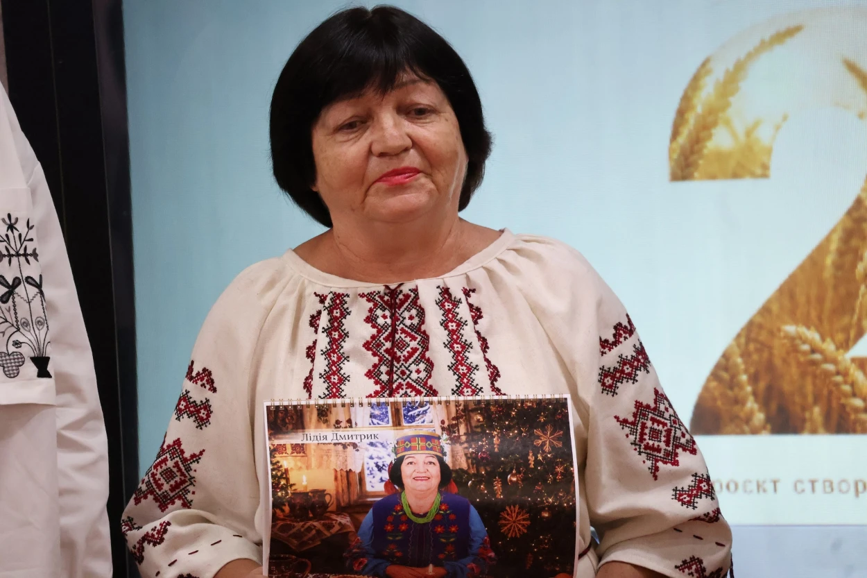 У Південноукраїнську створили унікальний календар із фотографіями матерів і дружин військових