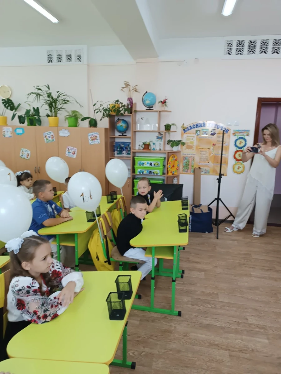 Ювілеї та 276 першокласників: як у ліцеях Південноукраїнська пройшов Перший дзвоник. Фотопідбірка