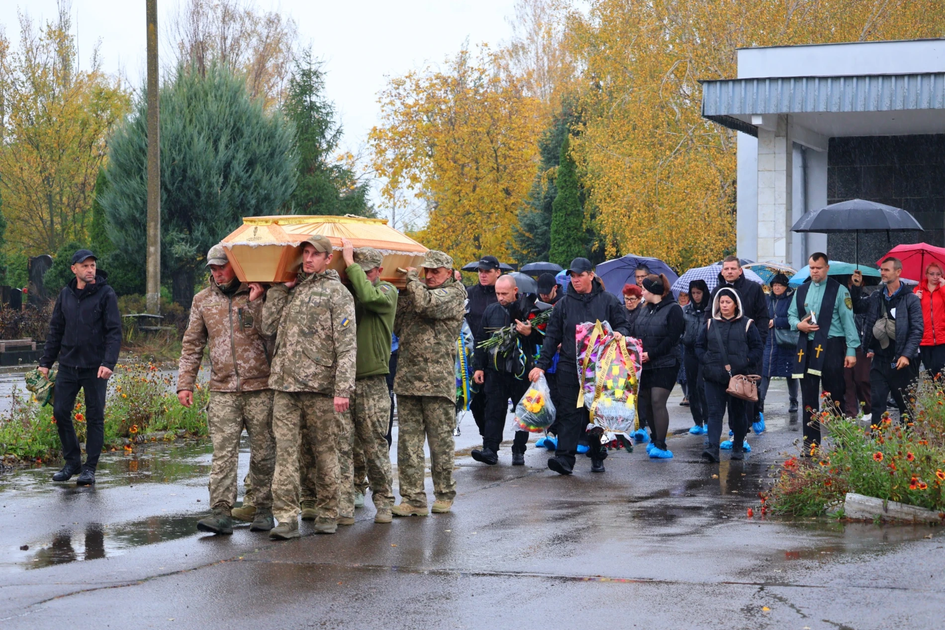 У Південноукраїнську попрощалися з військовим Євгеном Яцишиним
