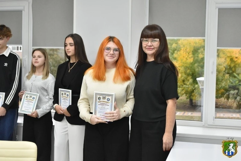Хто претендує на стипендію міського голови в Південноукраїнську: список учнів