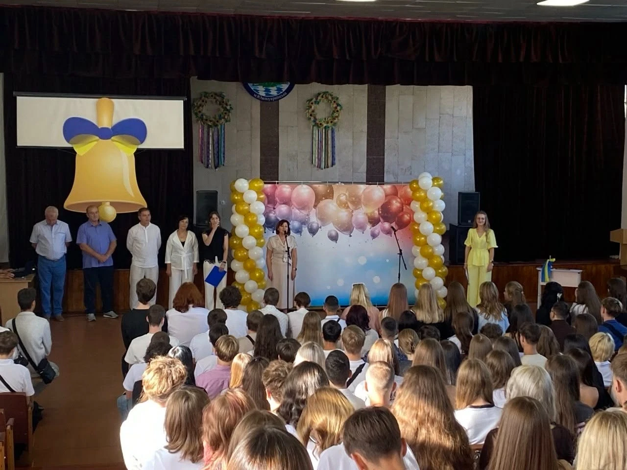 Ювілеї та 276 першокласників: як у ліцеях Південноукраїнська пройшов Перший дзвоник. Фотопідбірка