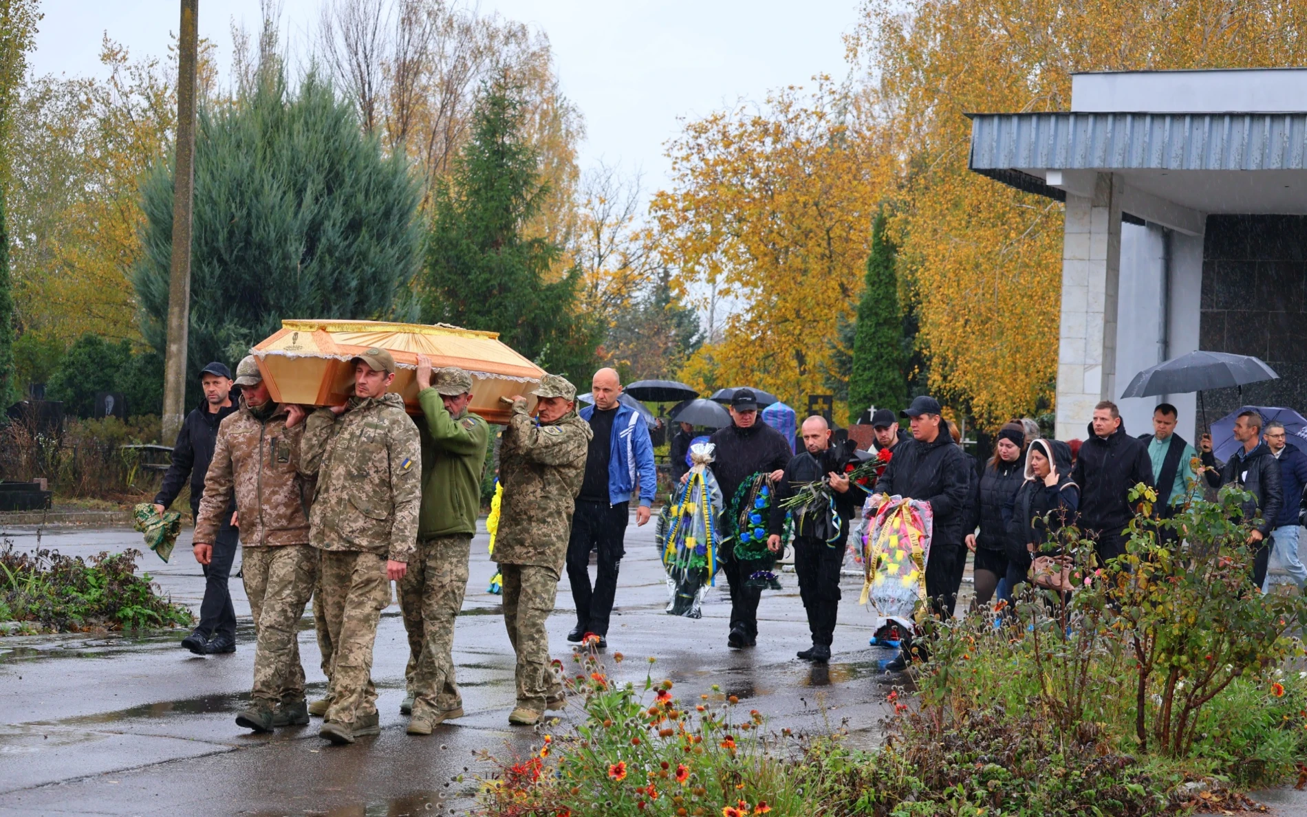 У Південноукраїнську попрощалися з військовим Євгеном Яцишиним