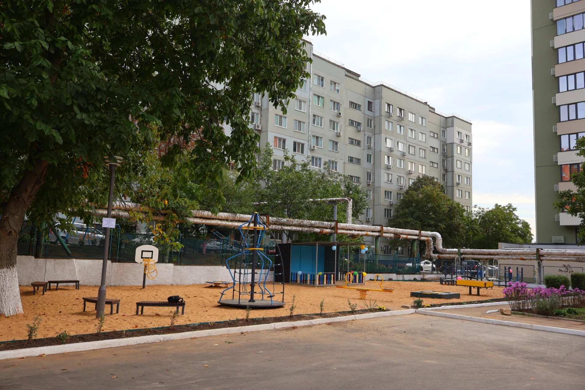 У Південноукраїнську з’явився перший інклюзивний майданчик для дітей