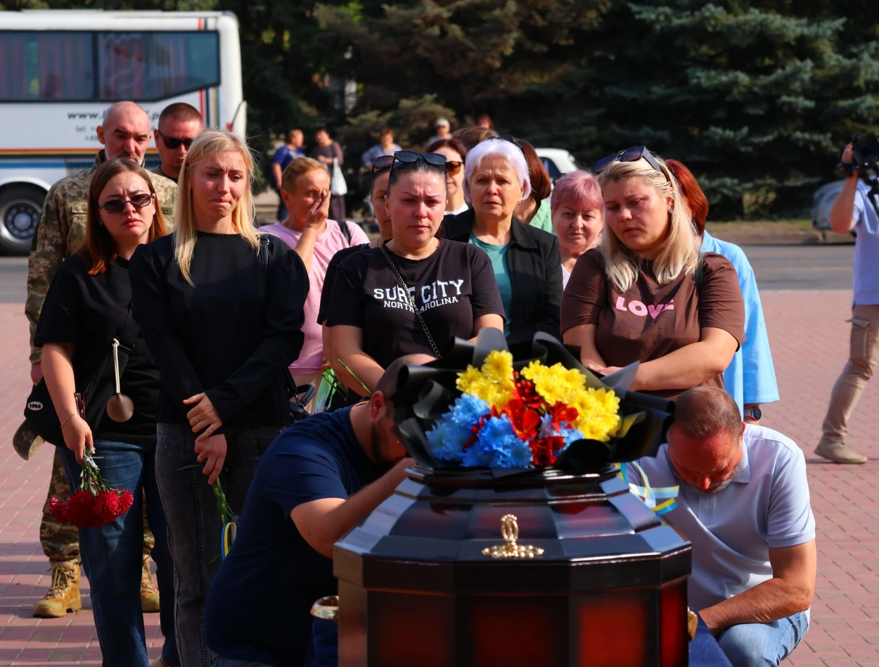 У Південноукраїнську попрощалися із Віктором Шевченком, який понад три роки захищав Україну