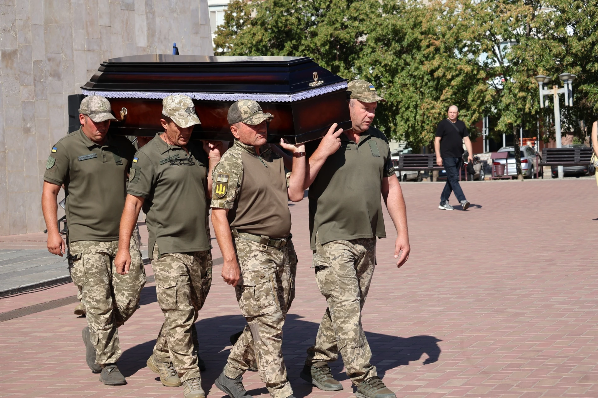 У Південноукраїнську попрощалися із солдатом Олександром Білим