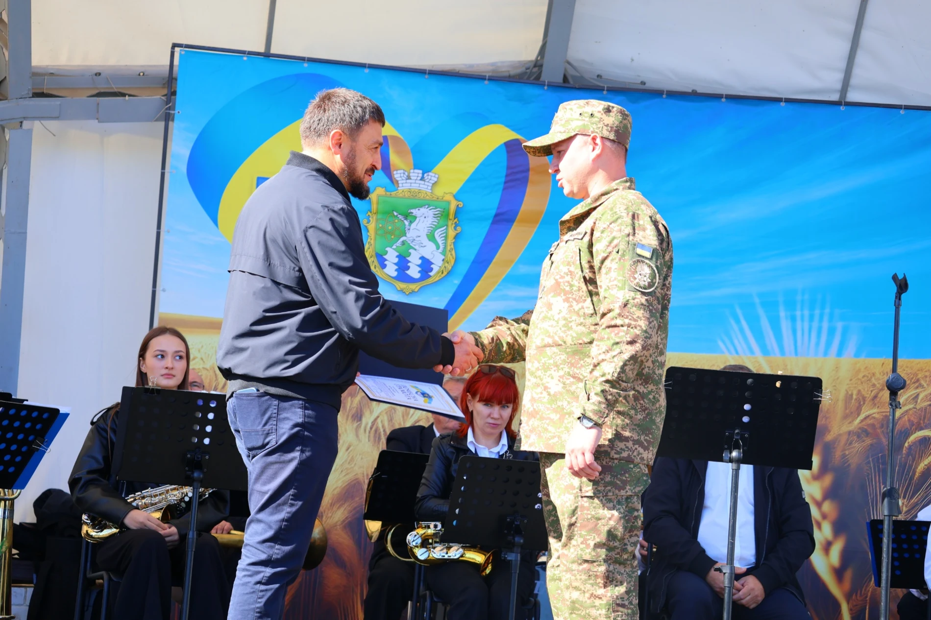 У Південноукраїнську відзначили День захисників і захисниць: нагороди й посмертні звання