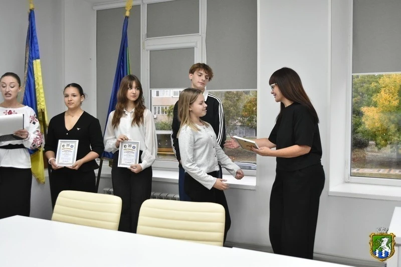 Хто претендує на стипендію міського голови в Південноукраїнську: список учнів