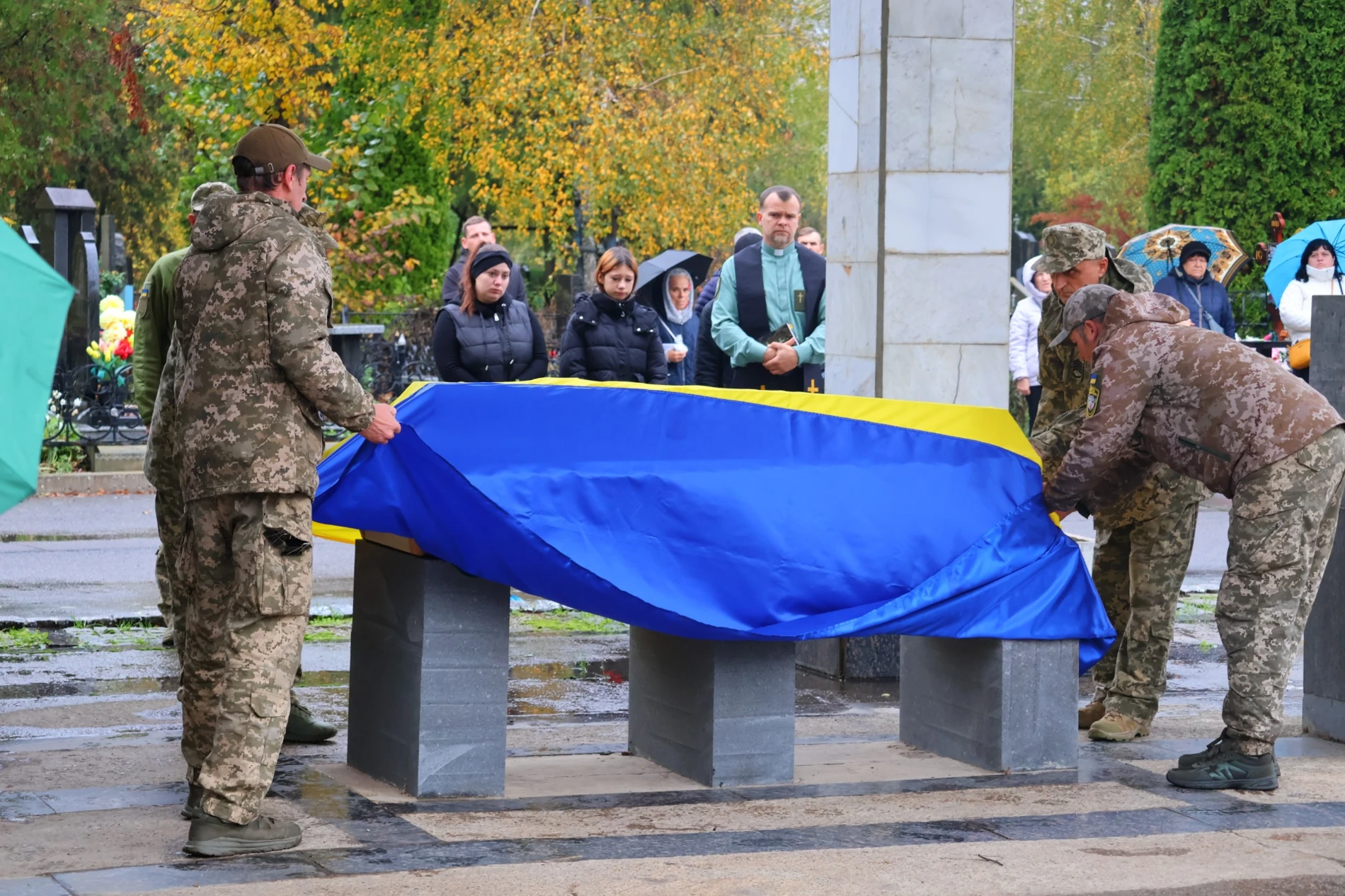 У Південноукраїнську попрощалися з військовим Євгеном Яцишиним