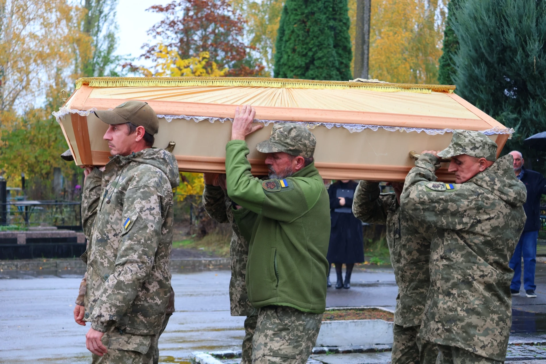 У Південноукраїнську попрощалися з військовим Євгеном Яцишиним