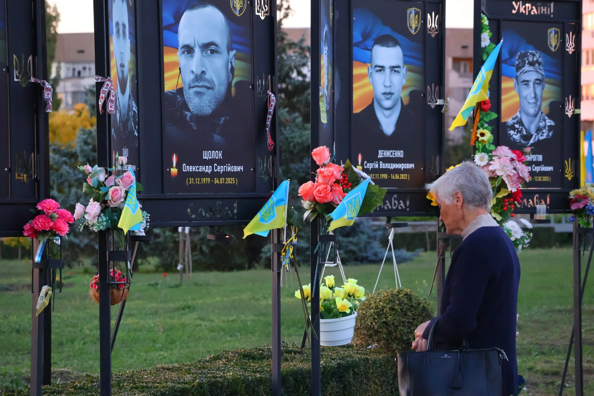 День захисників і захисниць біля «Символу Надії»: портрети, жетони та родини, які чекають