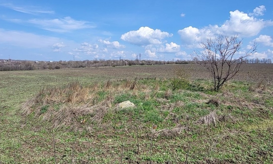 Малий кромлех поряд з великим