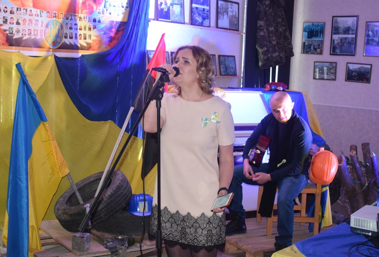 Cover band "DL" міського центру культури та дозвілля виконав дві композиції