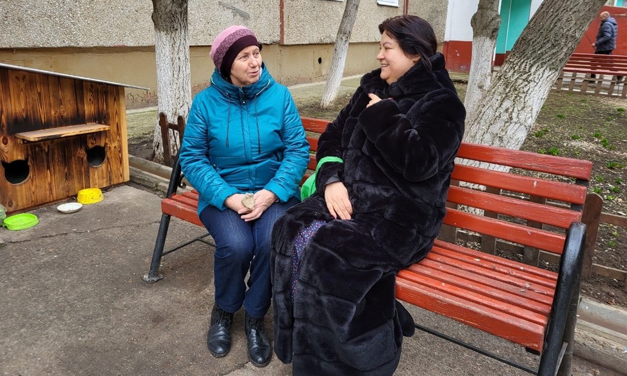 Лариса Мініна та Наталя Басич: тут живуть не тільки люди, а й коти. 