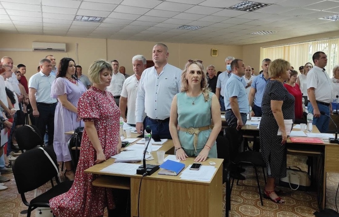У сесійній залі лунає Гімн України