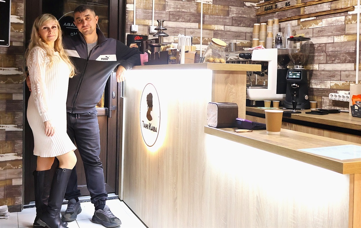 Олексій Вижол сокристався програмо ЄРобота і відкрив кав'ярню.