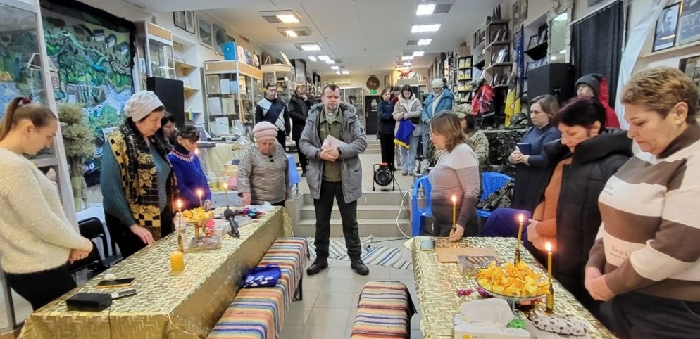 Тиха зустріч зі світлом надії відбулася у Південноукраїнському міському музей