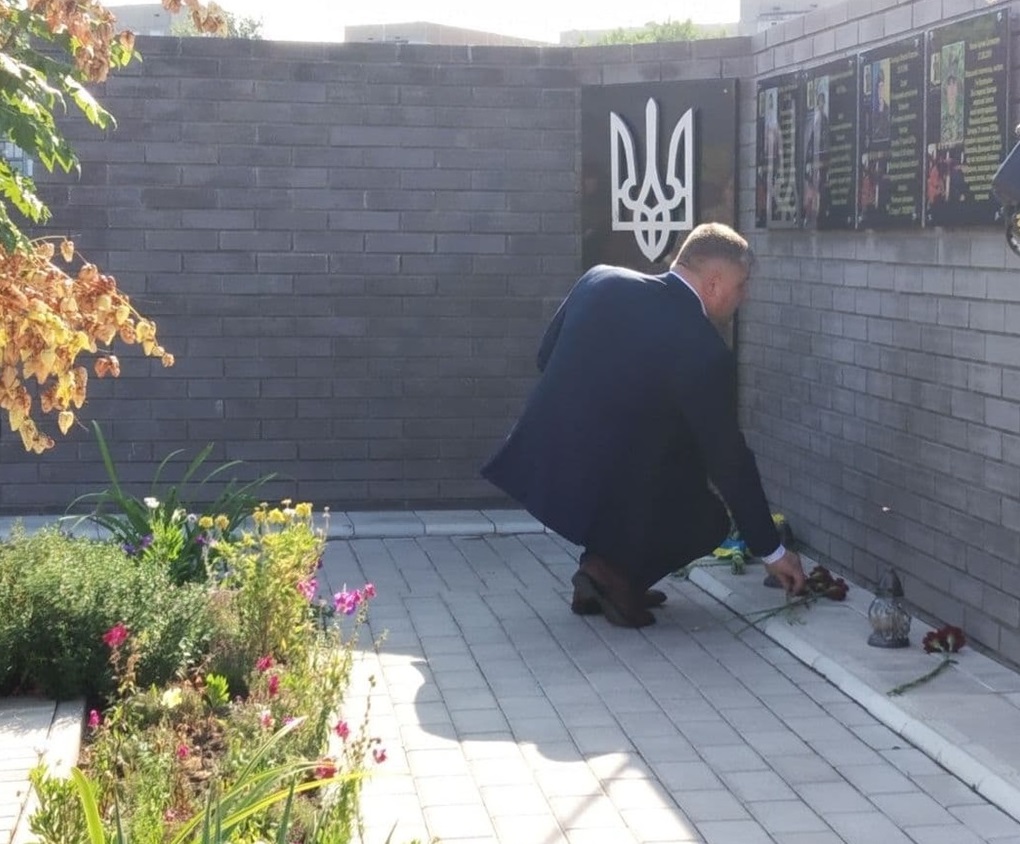 Шану загиблим віддавали усі охочі