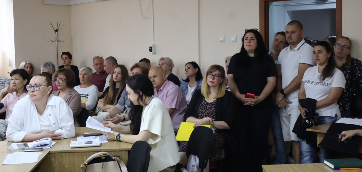 На початку 61 сесії Південноукраїнської міськради було людно.