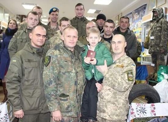 Син загиблого героя завжди поряд з побратимами тата