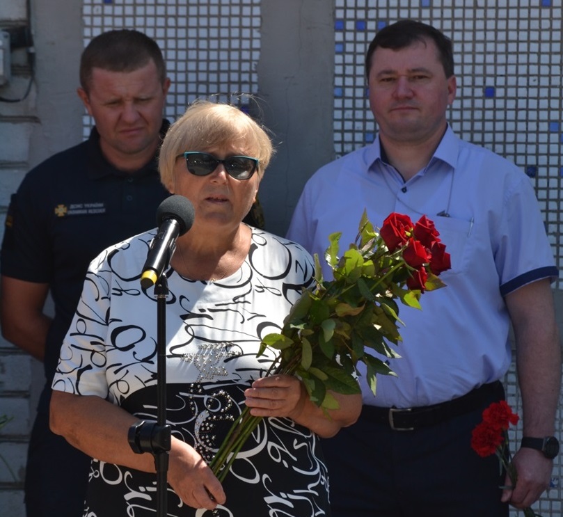Дружина Маєвська Олена Григорівна: «Дякую всім, хто прийшов. Є така народна мудрість: життя - це бумеранг! Все, що робив, тобі вернеться".