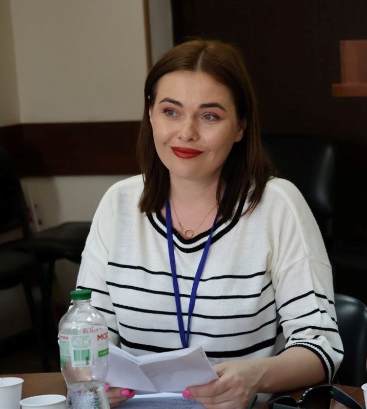 Модераторка заходу - журналістка-медіаторка Ганна Волошина.