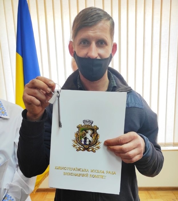 Євген Культа тримає у раках ключі від власного помешкання